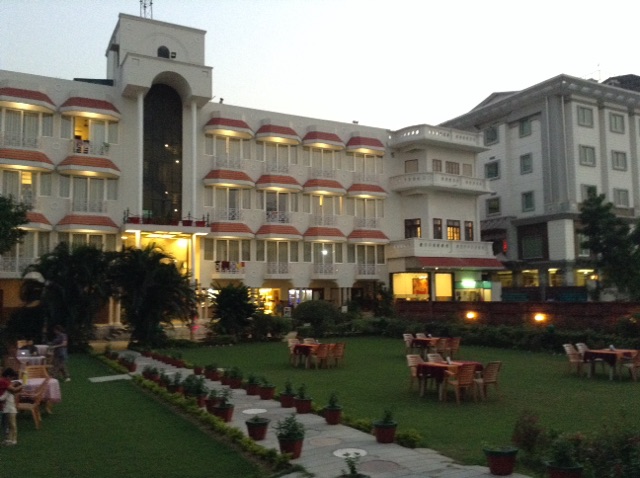 VaranasiHotel.jpg