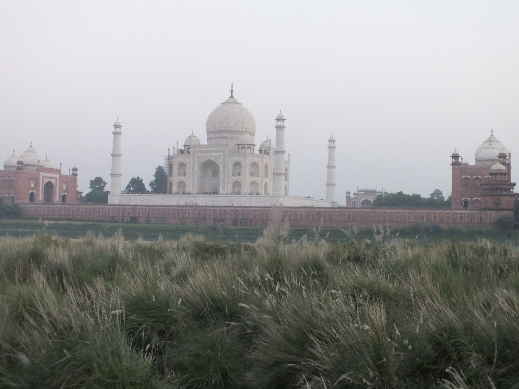 TajAcrossYamunaRiver.JPG
