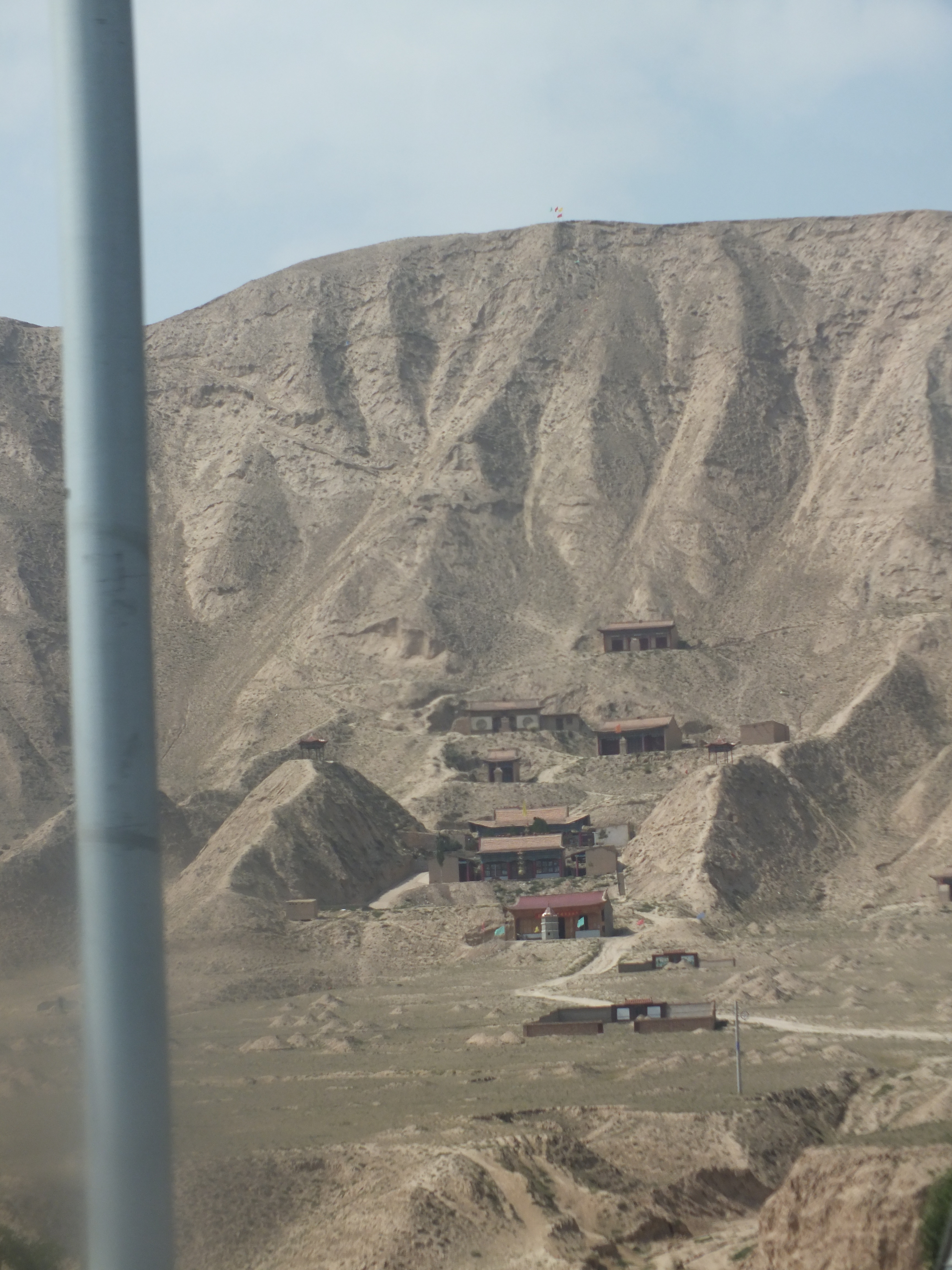 RoadToZhangye2.JPG